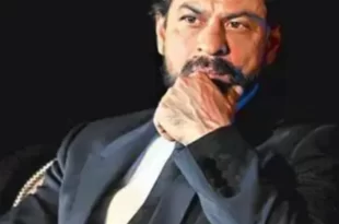 Protest-Outside-Mannat-on-shahrukh-khan-online-gamind-ad